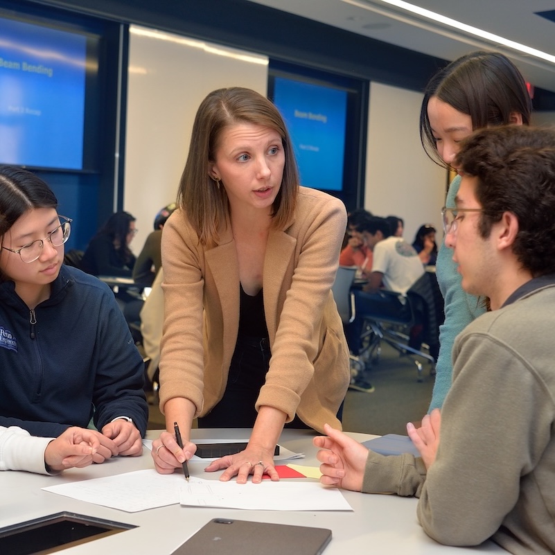 LeAnn Duarte teaches students